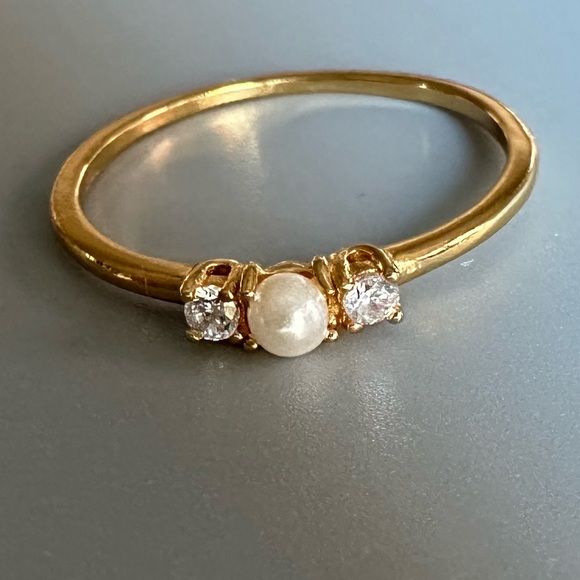 14k Gold Vermeil Dainty Pearl Ring - Picture 8 of 9